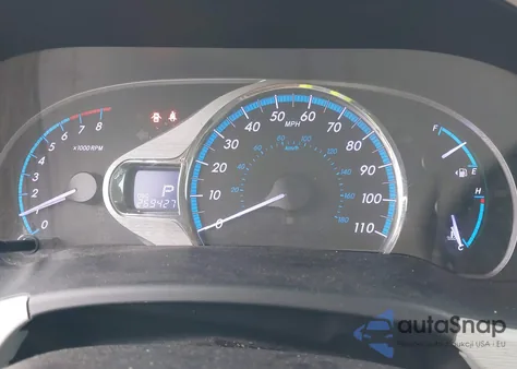 2014 Toyota Sienna Xle V6 8 Passenger z USA, uszkodzony, nr VIN 5TDYK3DC4ES479014